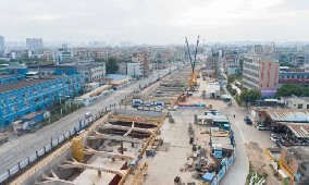 東部快線地鐵14號線明年通車，旭東圍擋廠家為城市安全建設(shè)美麗屏障！